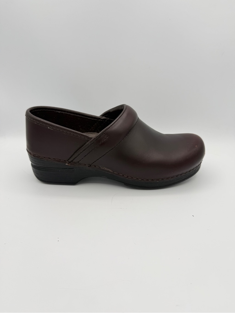 Dansko XP Professional Brown Leather Clogs  Slip Resistant  37